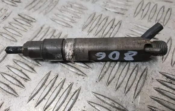 Volkswagen PASSAT B5 Fuel injector 028130201T