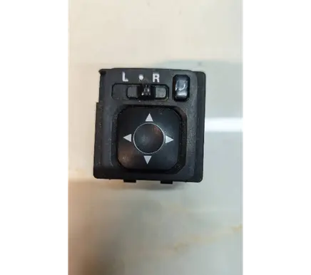 Mitsubishi Grandis Wing mirror switch 183569
