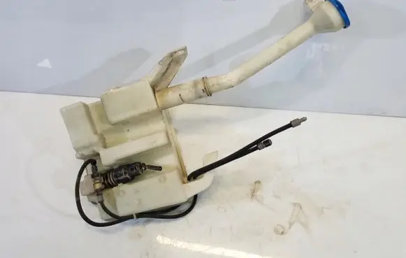 Honda Civic IX Windshield washer fluid reservoir/tank