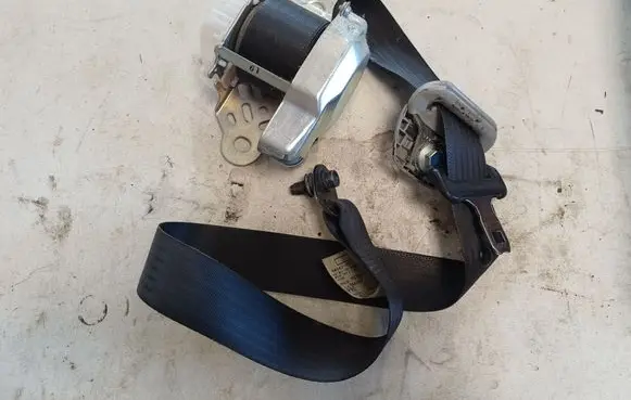 Suzuki Swift I Front seatbelt 8494062J1 0434109 7P2290P