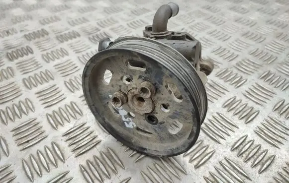 Volkswagen Caddy Power steering pump