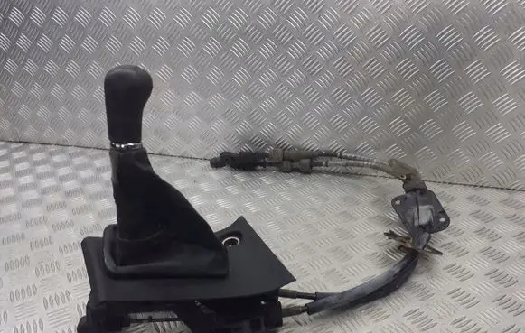 Toyota Corolla E120 E130 Gear selector/shifter in gearbox 58821-02170
