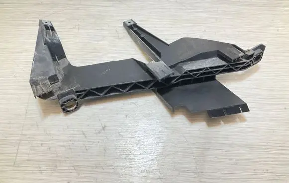 BMW X3 E83 Headlight/headlamp mounting bracket 1301073025