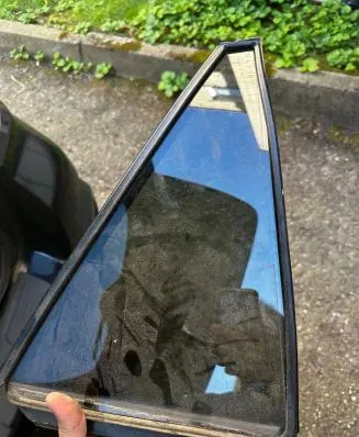 Subaru Outback (BS) Front triangle window/glass 61284al00a