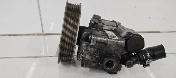 BMW 5 E60 E61 Power steering pump 7652974109