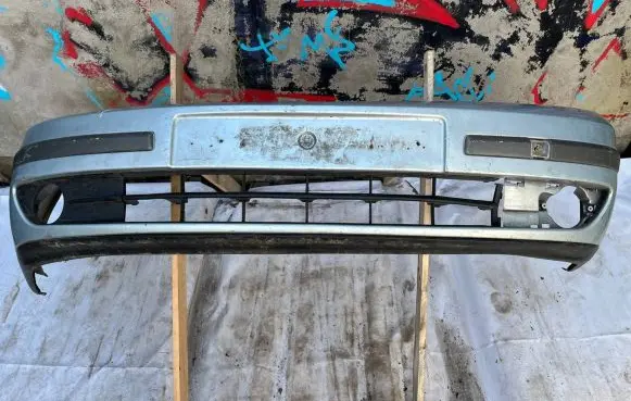 Renault Laguna II Front bumper 8200008270