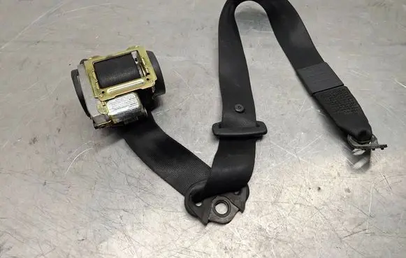 Audi A6 S6 C5 4B Front seatbelt 4B0857705A 040240