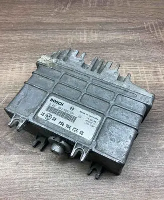 Volkswagen Golf III Engine control unit/module ECU 030906026AB 0261203650