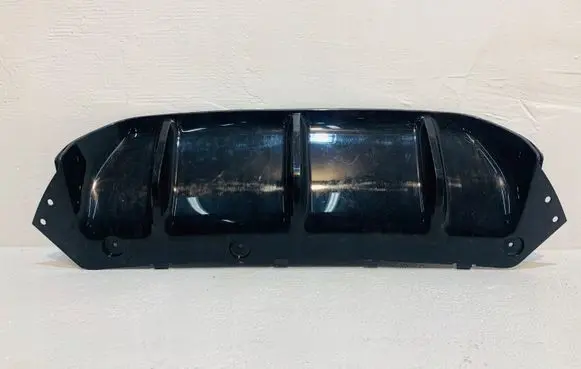 BMW M5 F90 Radiator cooling fan shroud