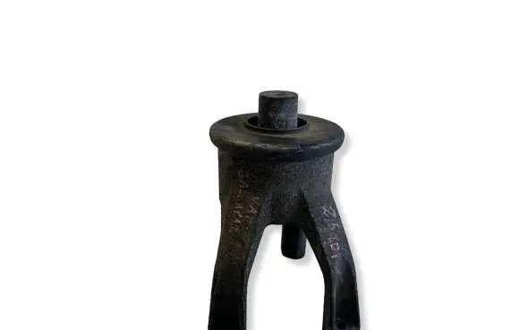 Volkswagen Transporter - Caravelle T5 Engine mounting bracket 7H0199849