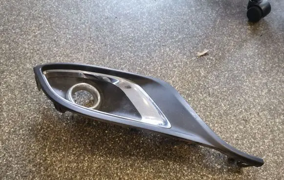 Dodge Durango III Front fog light trim/grill