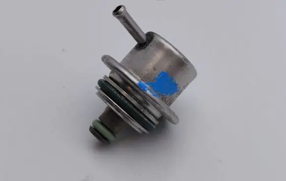 Opel Astra G Fuel pressure regulator 0280160515