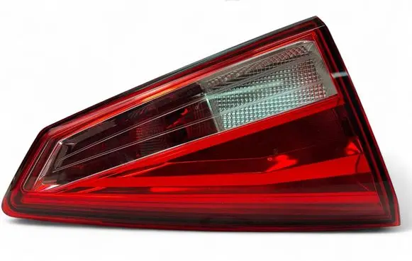 Tailgate rear/tail lights