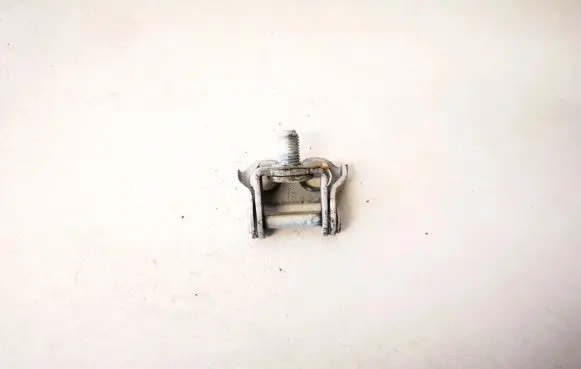 Toyota Yaris Tailgate/trunk/boot hinge