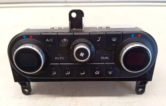 Nissan Qashqai+2 Climate control unit 27500BB55A C2313