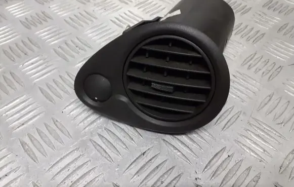 Renault Clio III Dashboard air vent grill cover trim 