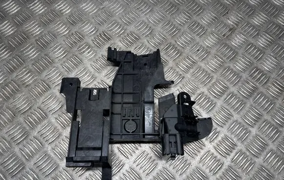 BMW X5 G05 Other engine bay part 8663502