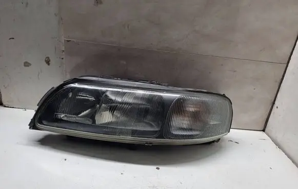 Volvo V70 Headlight/headlamp 8620686 89004805