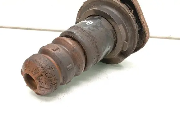 Volvo XC60 Rear coil spring rubber mount 6G915599BAA