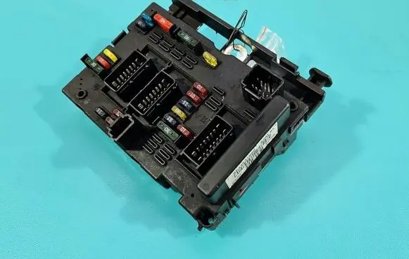 Peugeot 307 Central body control module 9643537880 IMPRK1574706