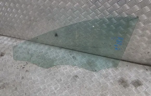Seat Leon (5F) Rear door window glass