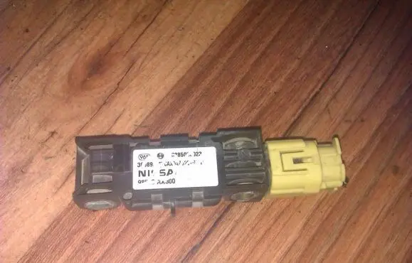 Nissan Micra Airbag deployment crash/impact sensor 98582ax300