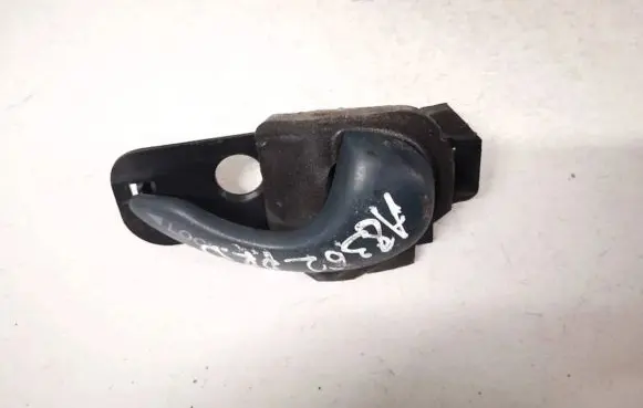 Fiat Doblo Front door interior handle t044