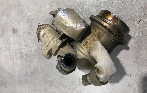 Seat Ibiza IV (6J,6P) EGR valve cooler 04B131512D