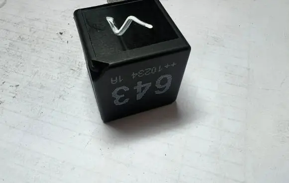 Audi A6 S6 C6 4F Other relay 8K0951253 V23136B6X72