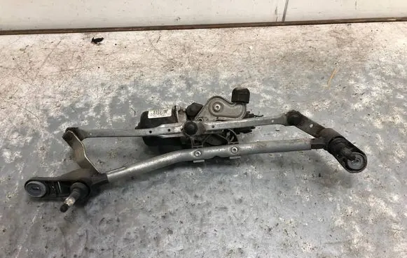 Renault Clio III Front wiper linkage and motor 8200268931