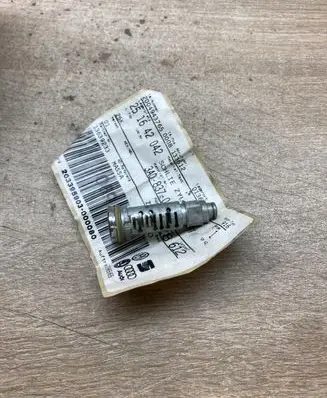 Volkswagen PASSAT B4 Front door lock (next to the handle) 3A0837061B