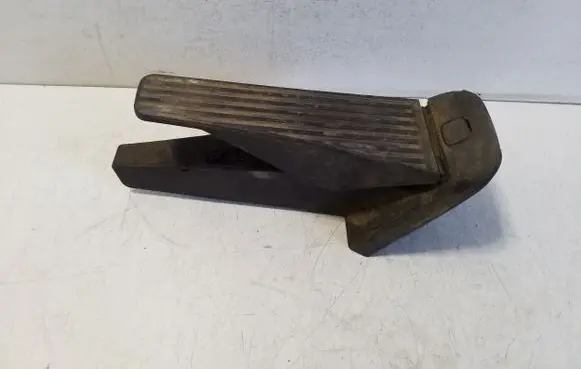 Volvo XC60 Accelerator throttle pedal 32212451