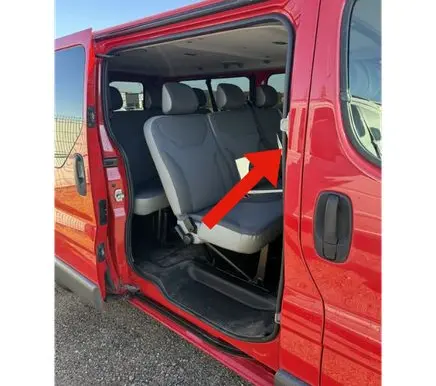 Opel Vivaro Sliding door rubber seal 