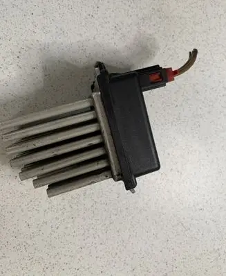Audi A6 S6 C5 4B Heater blower fan relay 4B0820521