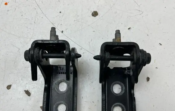 Jaguar XK - XKR Front door hinges set 