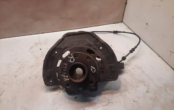 Opel Vectra B Front wheel hub
