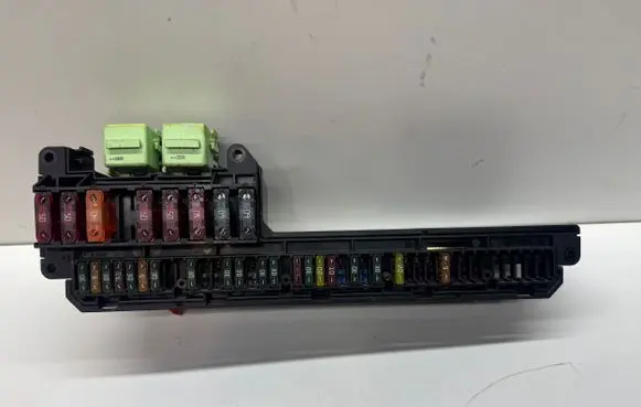 BMW 5 E60 E61 Fuse module 6932452