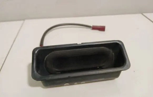BMW 5 E60 E61 Tailgate opening switch 8168035