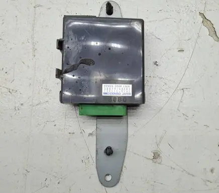 Subaru Justy Door central lock control unit/module 3807960E01 1005150141
