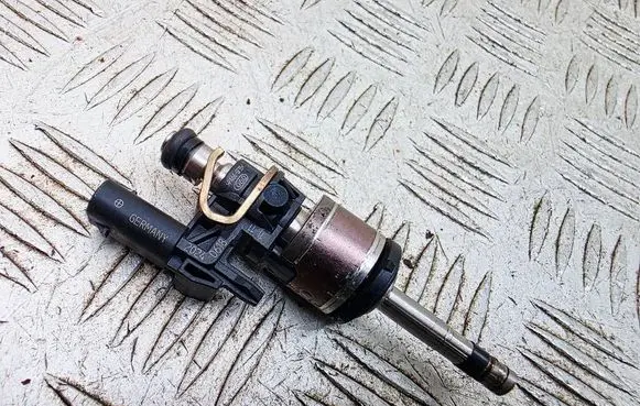 Audi A1 Fuel injector 05C036E
