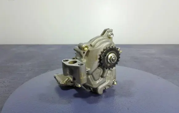 Toyota Corolla E160 E170 Oil pump 