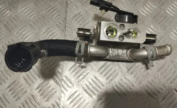 Engine oil radiator
