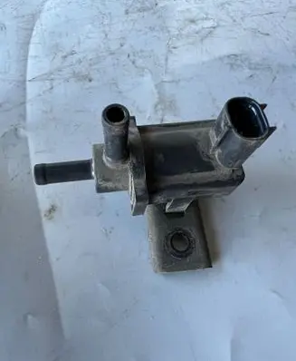 Toyota Prius (NHW20) Vacuum valve 9091012259 1362002771