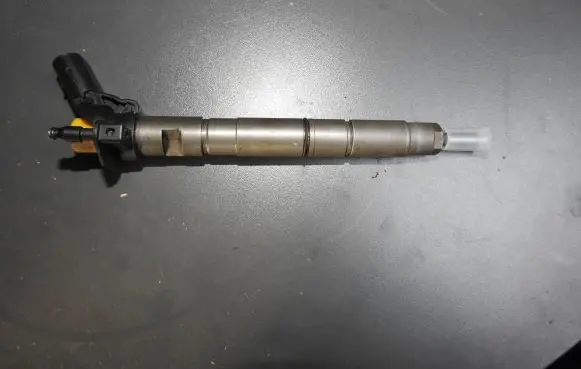 Audi Q7 4L Fuel injector 0445115052