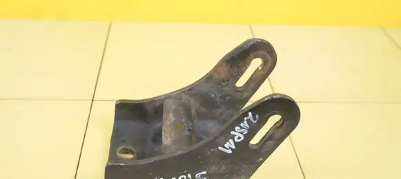 Hyundai i30 Engine mounting bracket 21SP11