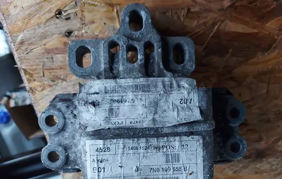 Volkswagen Sharan Gearbox mount 7N0199555B