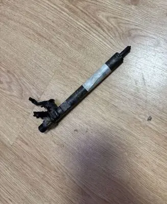 Mercedes-Benz E W211 Fuel injector A6460700987