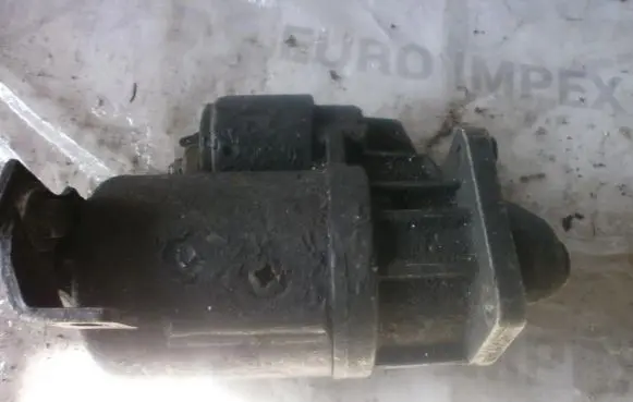 Peugeot 205 Starter motor 9001140356