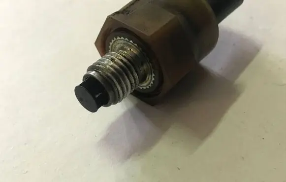 Fuel pressure sensor