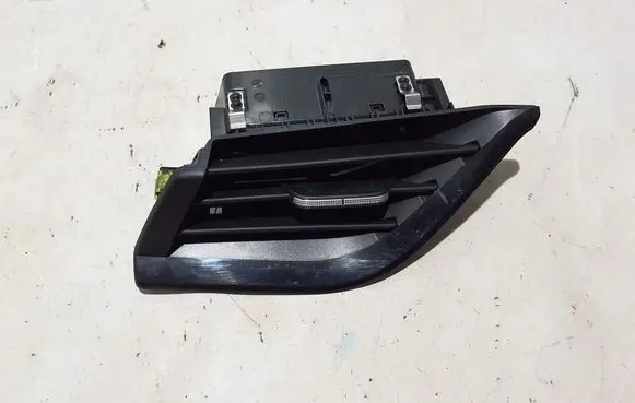 Skoda Octavia Mk4 Dashboard air vent grill cover trim 5E4819701B